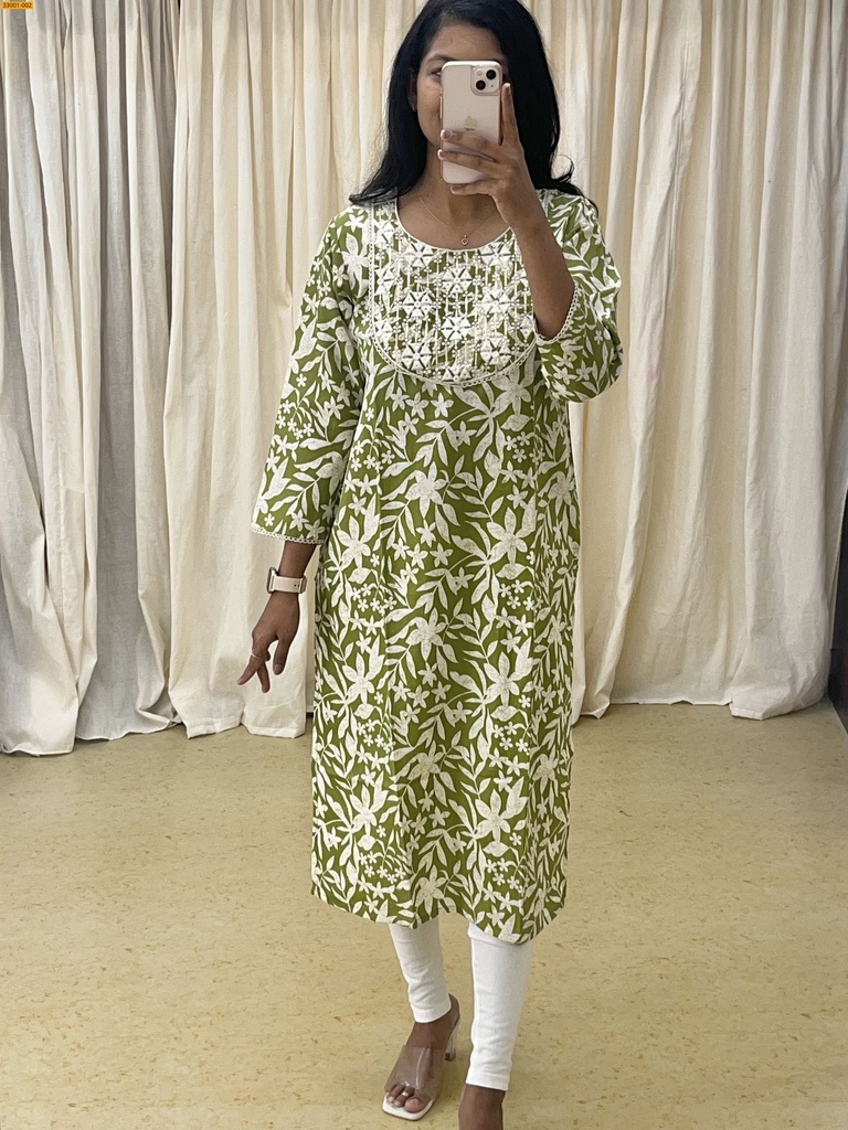 [33001-002-M] Embroidered Blended Cotton Kurti